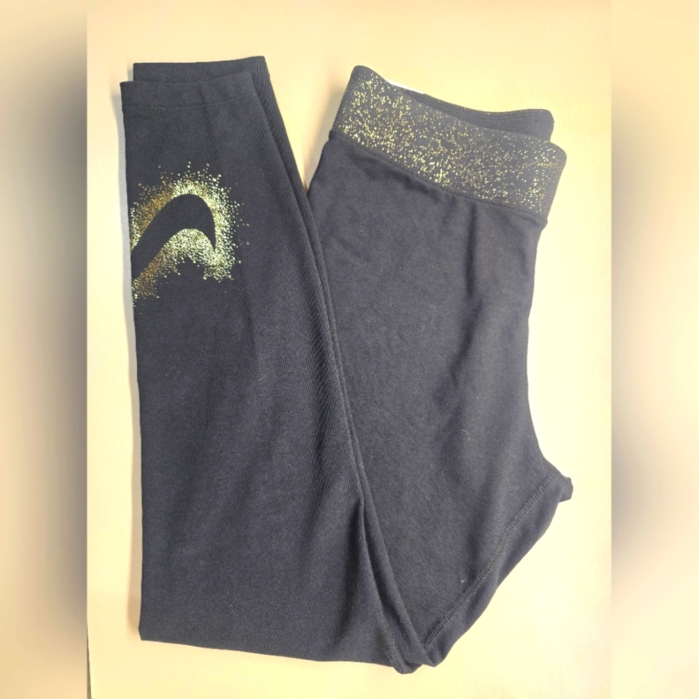 NWT - Women's Nike Leggings - Tight Fit - High Rise - Full-Length Size Large